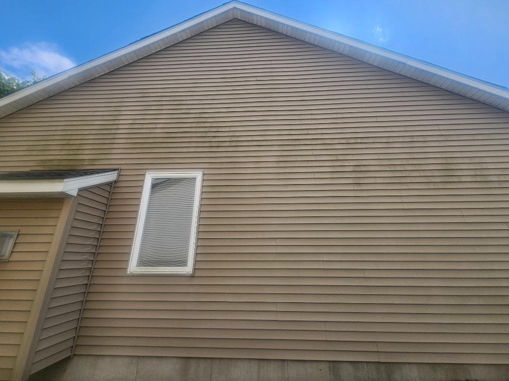 House Washing in Fort Wayne, IN (1)