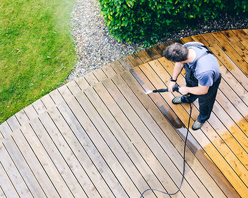 Deck Washing: Getting Your Deck Ready for Parties in The Spring